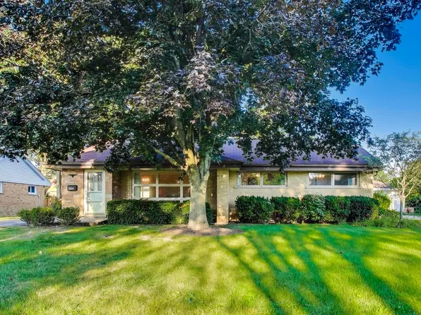 516 Short Ln, Glenview, IL 60025