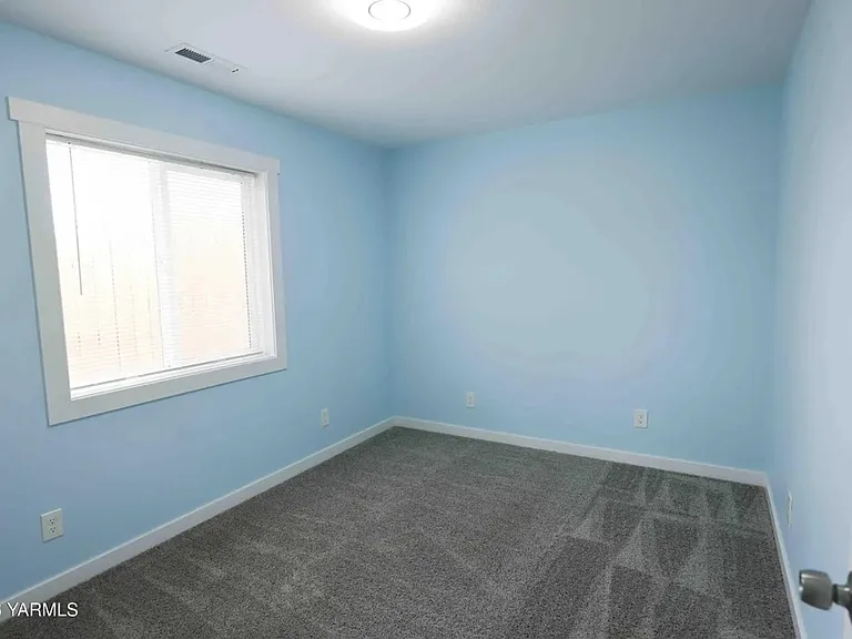 1900 W Mead Ave #2 — Photo 5