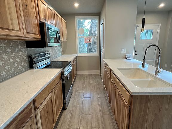 5th image of 3609 Woods St