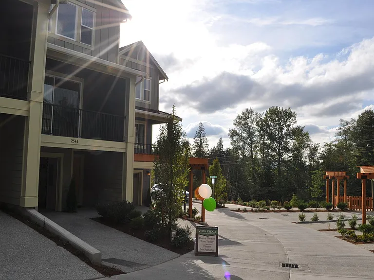 2544 NE Mulberry Walk — Photo 2