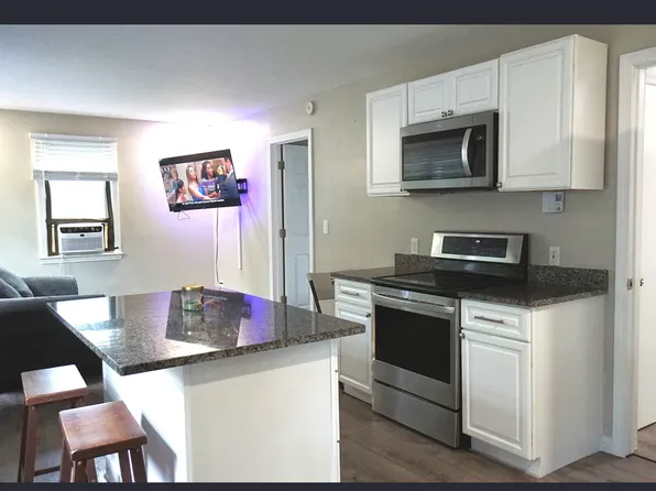 534 Rye St #1, South Windsor, CT 06074