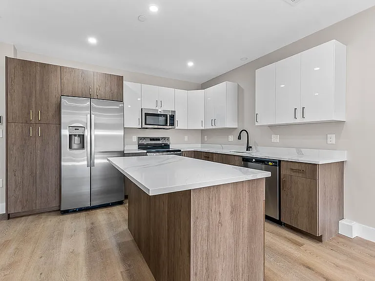 The Block at 22 Everett St — Photo 3