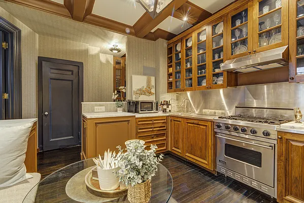 Sold by Compass | media 51