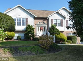 1937 Farmall Dr, Greencastle, PA 17225