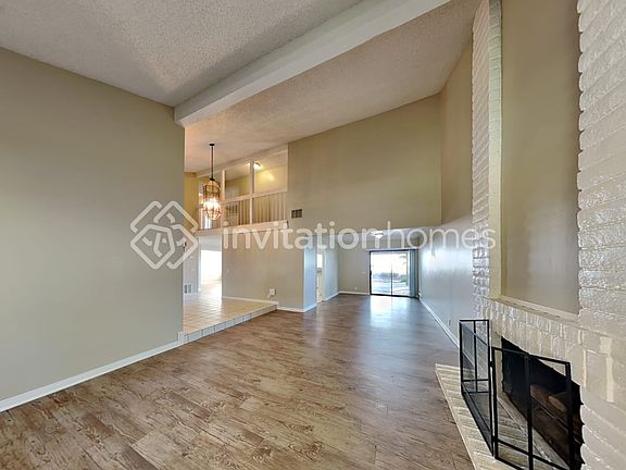 5th image of 3679 Holly Vista Dr