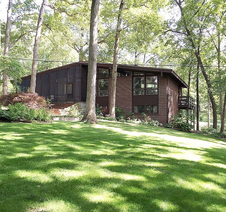 2nd image of 24 Black Oak Dr