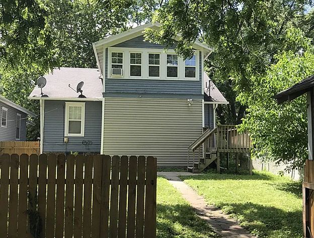 2nd image of 1186 SW Macvicar Ave