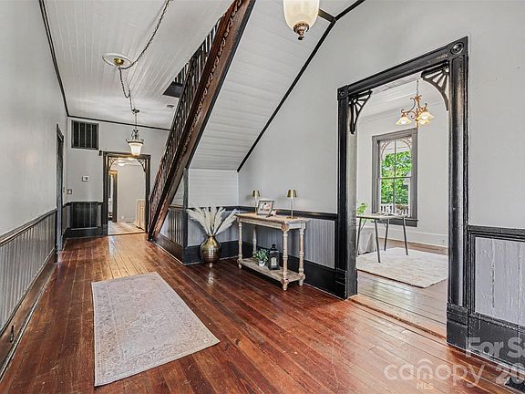 4th image of 107 Hinton St
