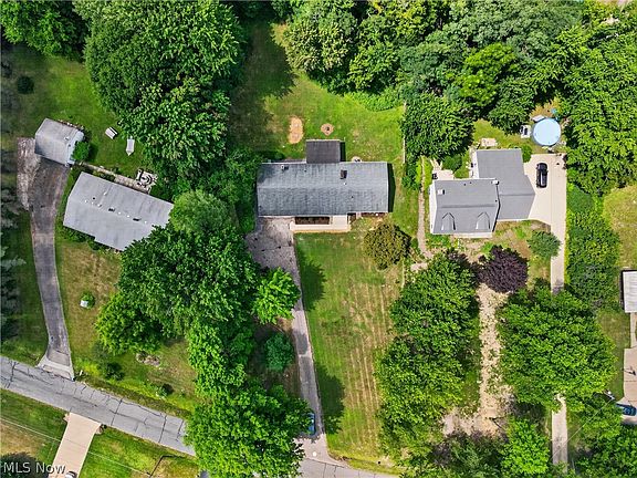 3rd image of 8136 Timberlane Dr