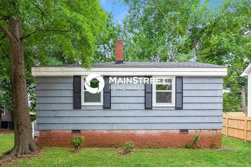 2327 Marlowe Ave — Photo 2