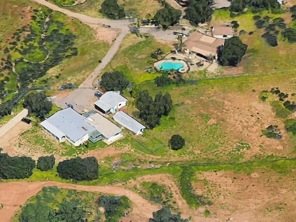 2nd image of 11009 Summit Ave