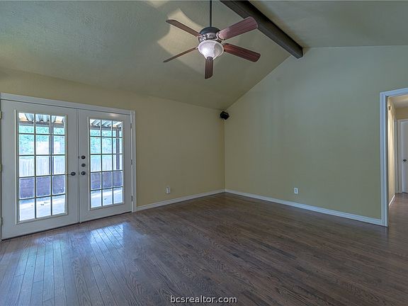 3rd image of 1111 Westover St