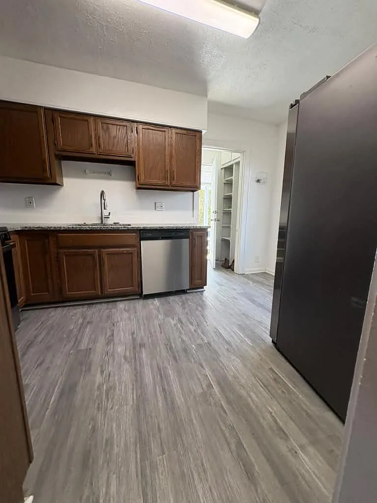 3 bed, 1.5 bath, 1601 sqft, $1,700 — Photo 2
