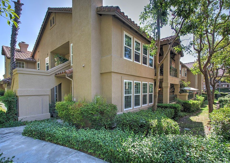 1st image of 13 Headland Pl