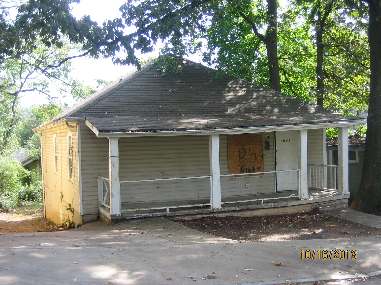1046 Sims St SW photo 1