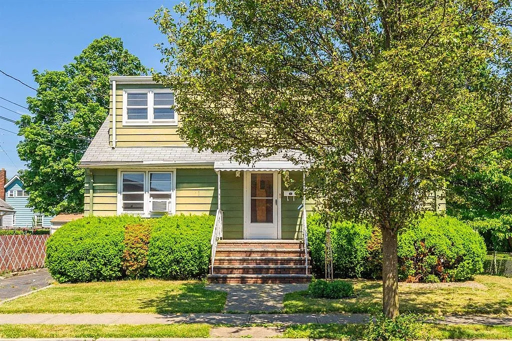 3 bed, 1.0 bath, $2,850 — Photo 1