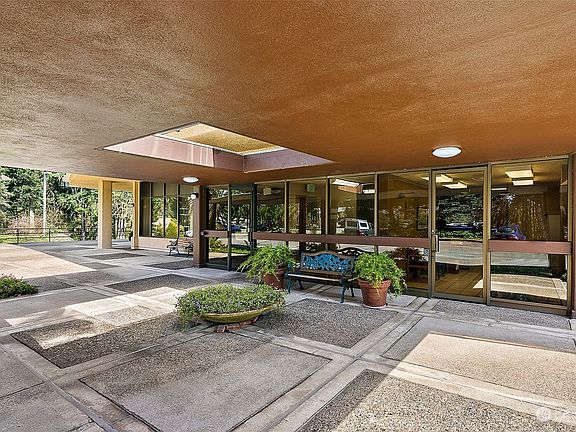 4th image of 1910 Evergreen Park Drive SW #1003