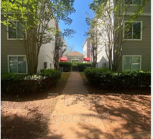 1251 University Ct #203 — Photo 2