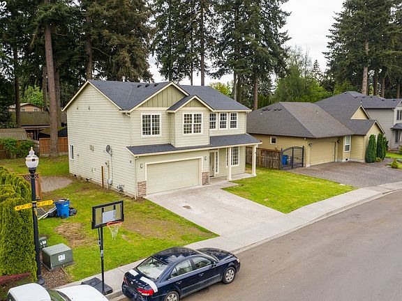 2nd image of 9915 NE 69th St