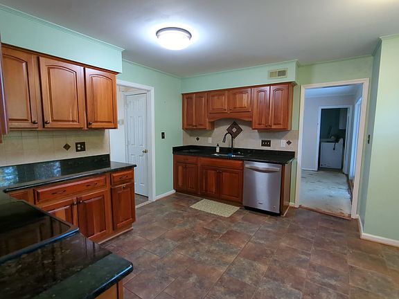 dish washer, sink, disposal unit
