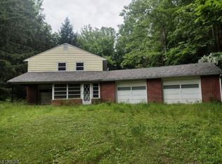 142 Rockaway Rd, Lebanon, NJ 08833