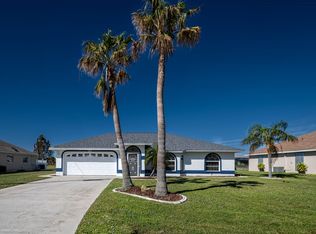 105 Broadmoor Ln, Rotonda West, FL 33947