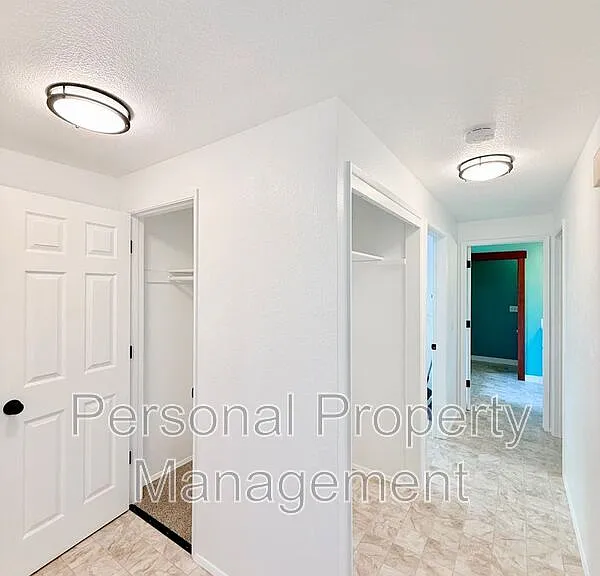 1410 NE 72nd St #3 — Photo 8