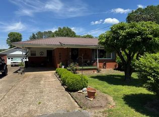 408 Carroll St, Paris, TN 38242