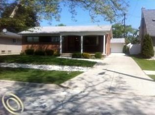 20724 Crestmont Ln, Dearborn Heights, MI 48127
