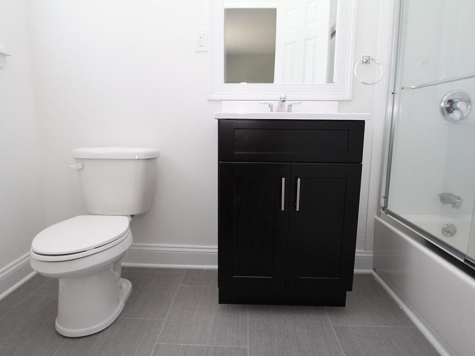2nd image of 2 Bedford Ave #1