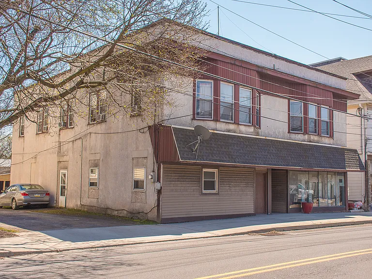 1827-1829 Main St — Photo 1
