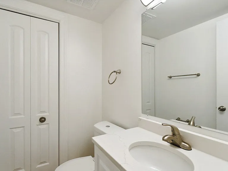 The Hinsdale — Photo 15