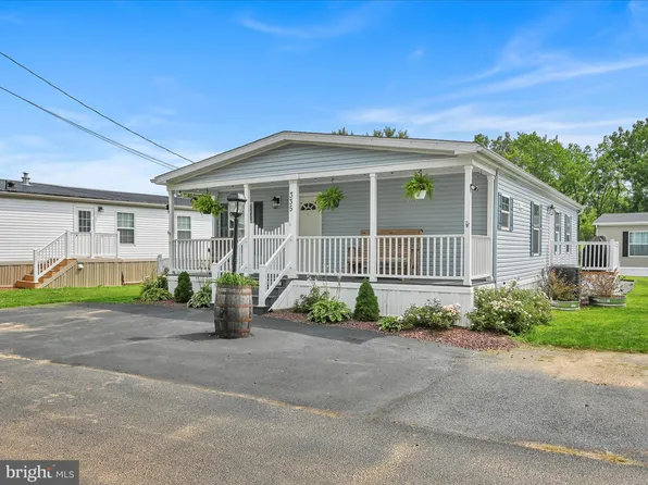 335 Don Dr, New Holland, PA 17557