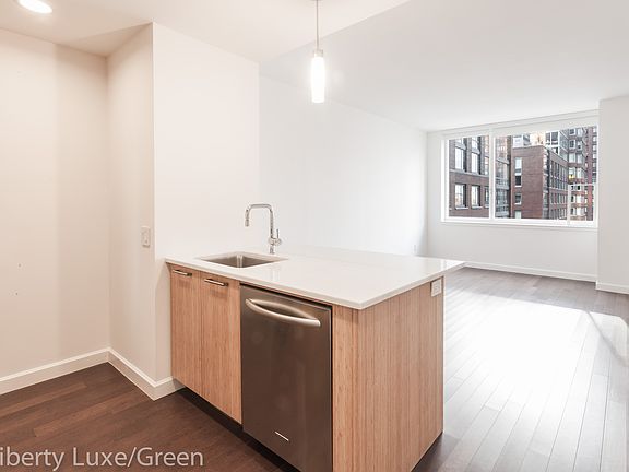 4th image of 200 N End Ave APT 11P