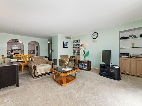 4th image of 6007 N Sheridan Rd APT 17G