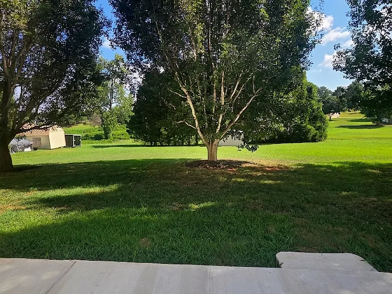 228 Solomon Dr — Photo 18