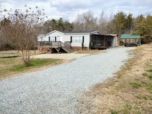 2601 W Simpson Rd, Burlington, NC 27217