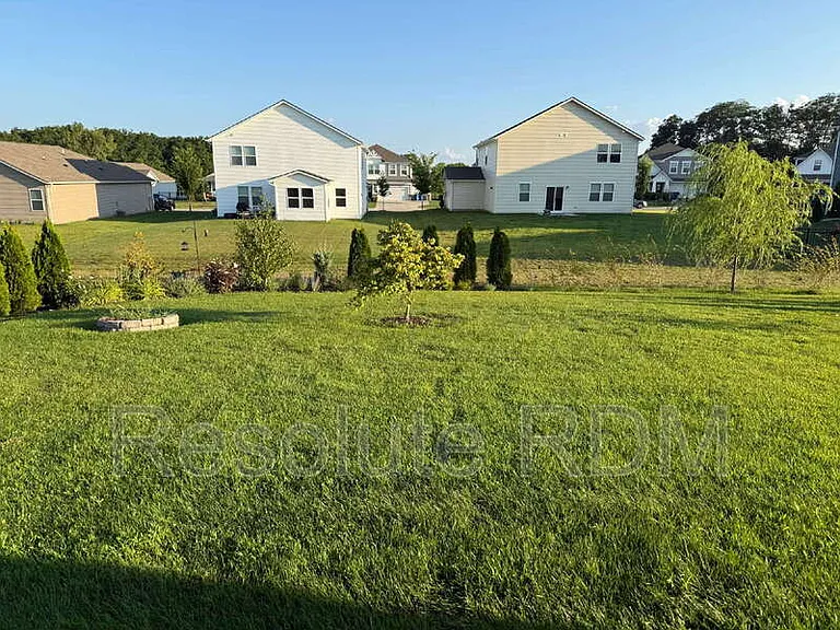 33 Hollister Way — Photo 6