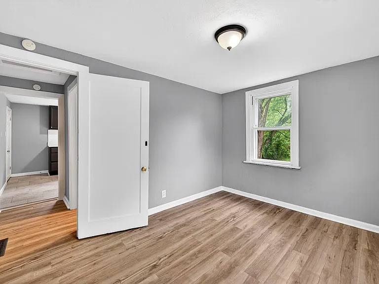 9386 Golden Gate Rd — Photo 12
