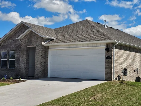 1567 Ridgeview Dr, Springdale, AR 72764