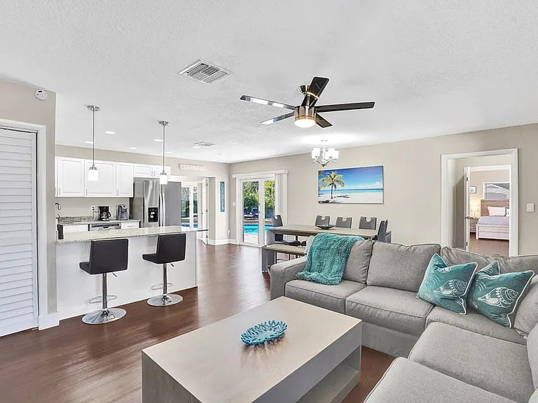 433 NE 24th Ave #ID1541798P — Photo 9