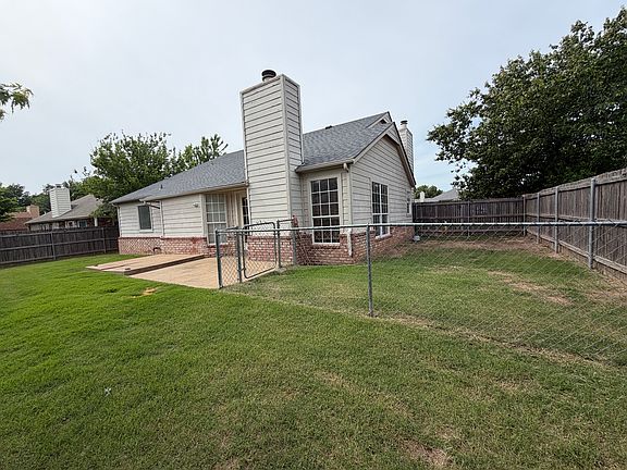 5th image of 1317 W Twin Oaks St