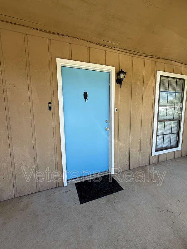 1 bed, 1.0 bath, 650 sqft, $900 — Photo 1