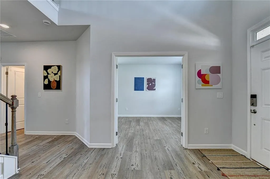 4 bed, 3.0 bath, 3004 sqft, $3,950 — Photo 4