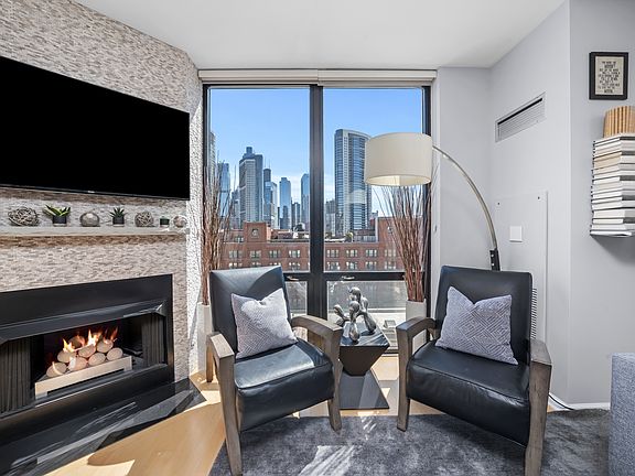4th image of 435 W Erie St APT 1001