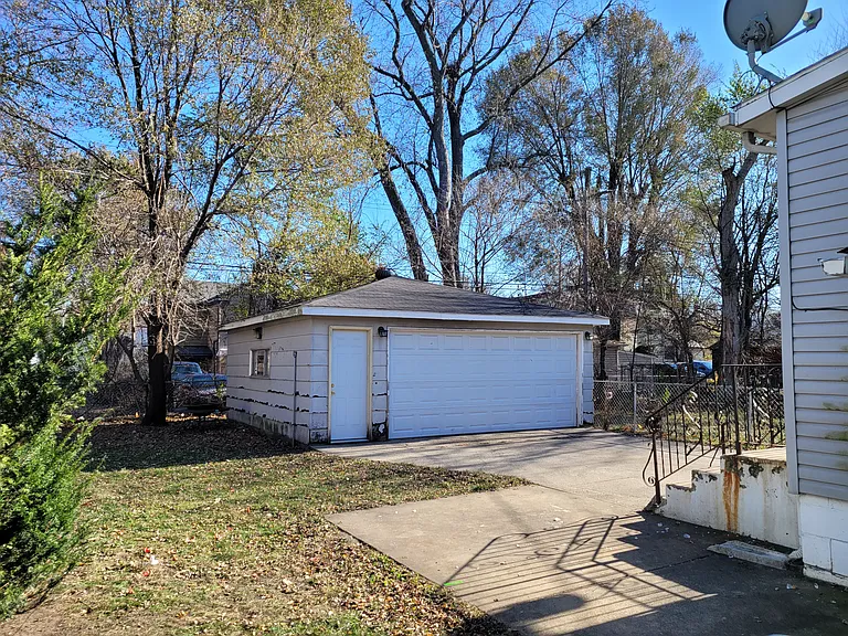 6017 Wallace Rd — Photo 15