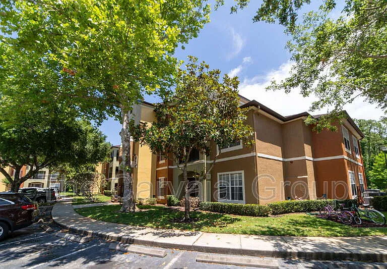 725 Crest Pines Dr #417 — Photo 32
