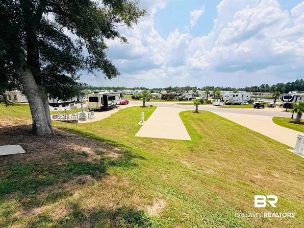12303 Gateway Dr, Elberta, AL 36530