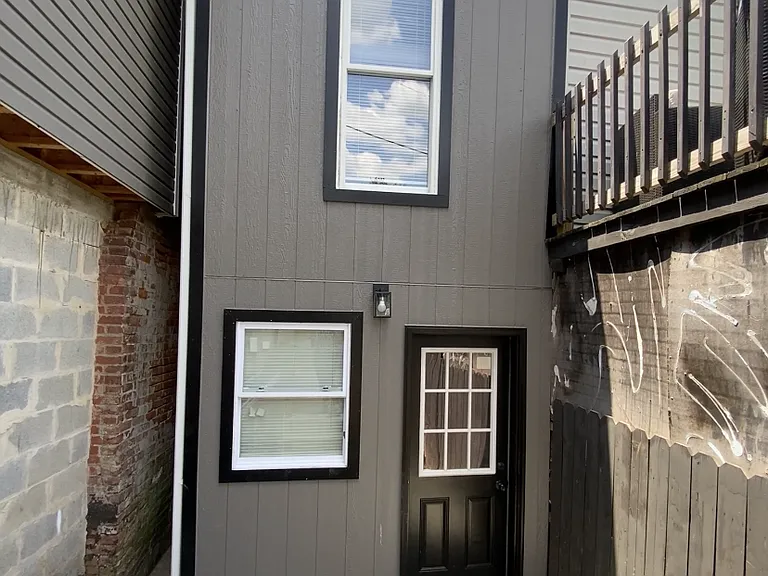 519 1/2 S Prince St — Photo 13