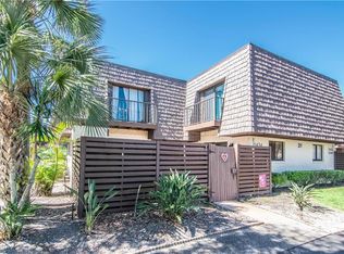 15434 E Pond Woods Dr, Tampa, FL 33618
